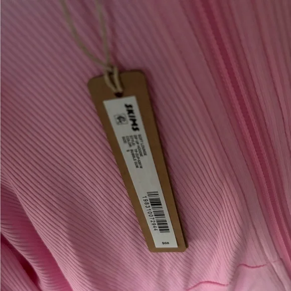 Skims Bubblegum Pink Soft Lounge Zip Up Hoodie
Small
New with Tags - Picture 3 of 4